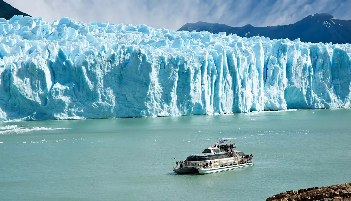 El-glaciar-Perito-Moreno-un-hito-del-viaje-GO-CALAFATE_resultado